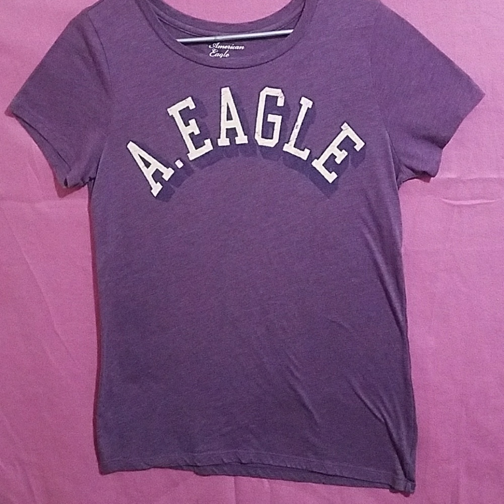 American Eagle women's tee
